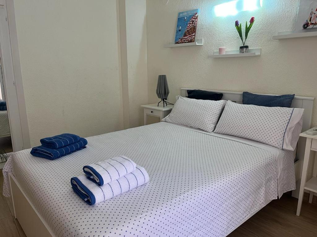 Apartamento 2 Dormitorios En Primera Linea De Playa San Cristobal Almuñécar Eksteriør billede
